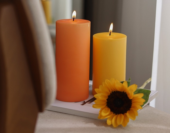 شمع زرد: درخشش شادی و تمرکز ذهنی