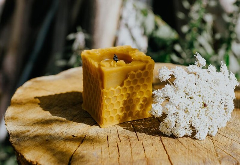 تشخیص شمع موم عسلی از شمع پارافینی